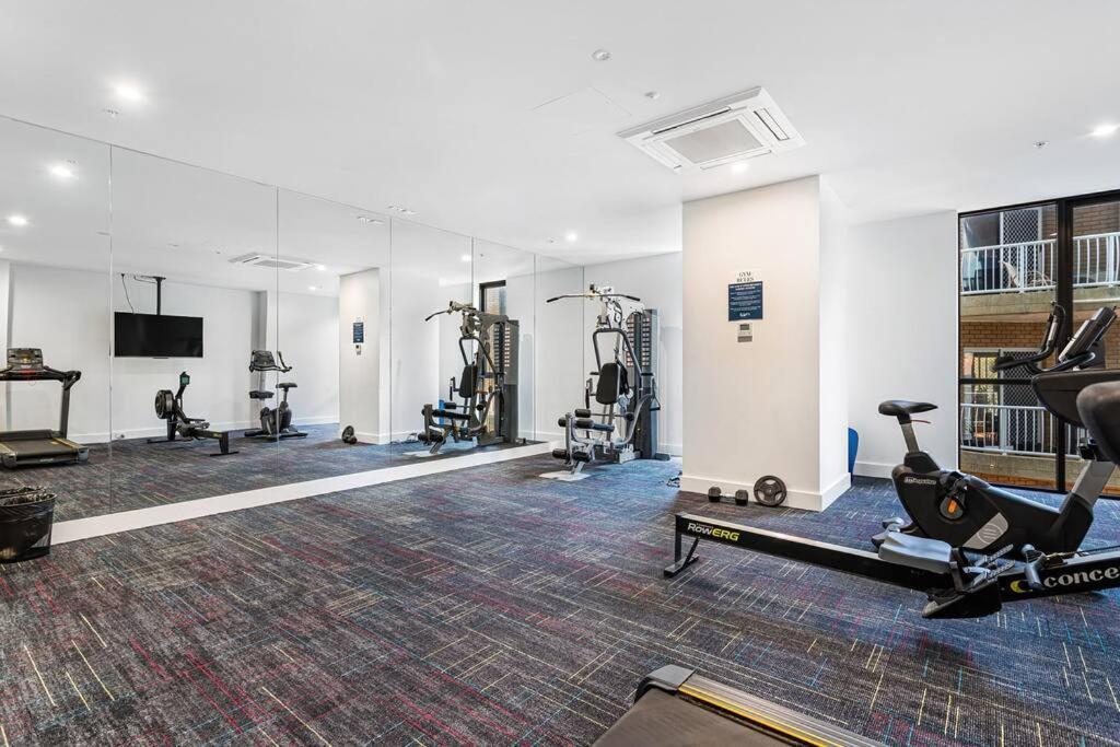 Apartment Opus - At Your Doorstep Short Walk To Light Rail Gold Coast